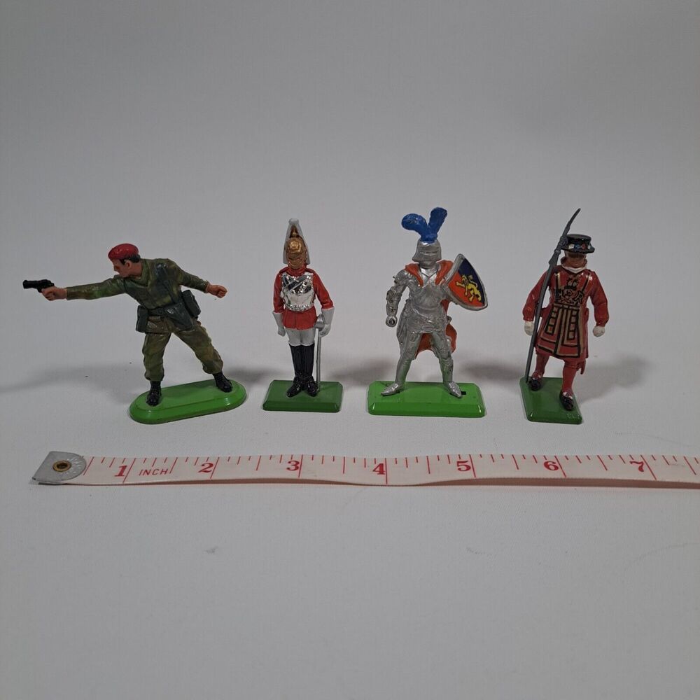 4 VTG Britains LTD Deetail Knight 2.5'' Metal Toy Figure UK Royal Guard Soldier